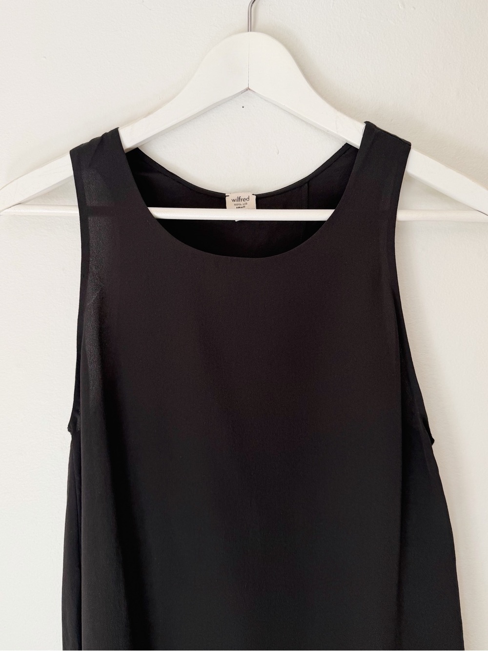Aritzia Wilfred Black Silk Sleeveless Split Tank - Picture 2 of 4
